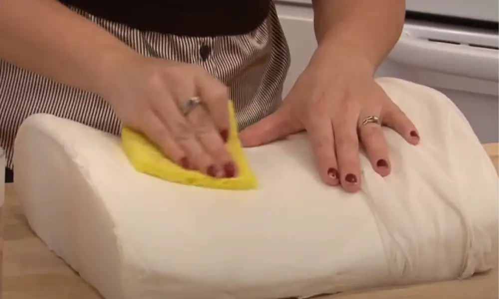 Can You Wash Memory Foam Pillows How to Clean Without Damaging 1