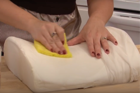 Can You Wash Memory Foam Pillows How to Clean Without Damaging 1