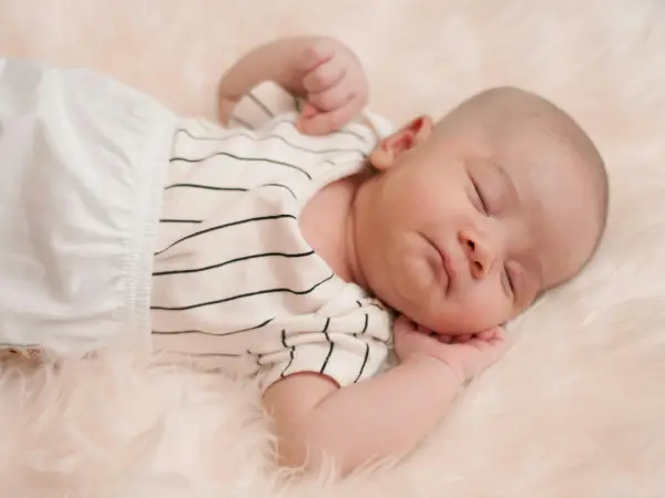 How to Dress Baby for Sleep photo