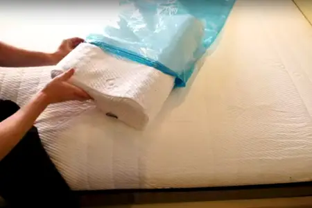 How to Pack Pillows for Moving 1